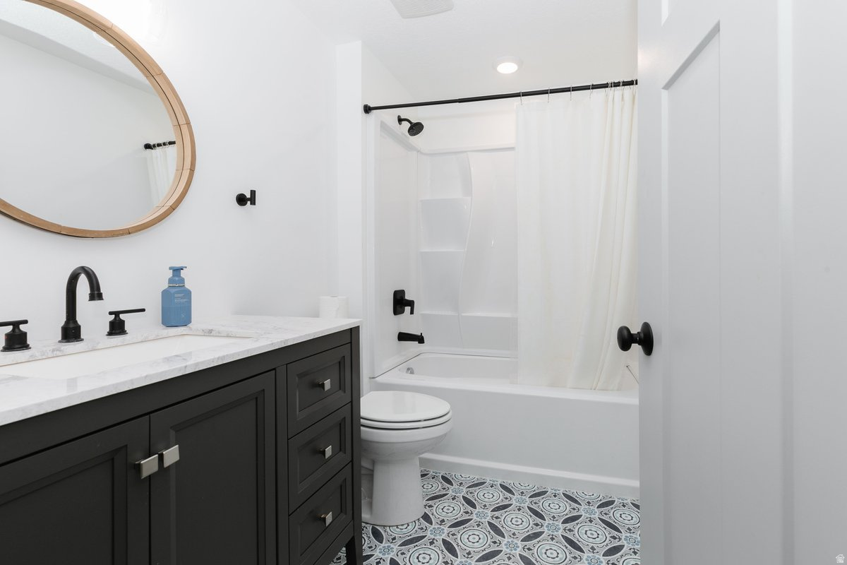 JUNIPER HOLLOW - Residential