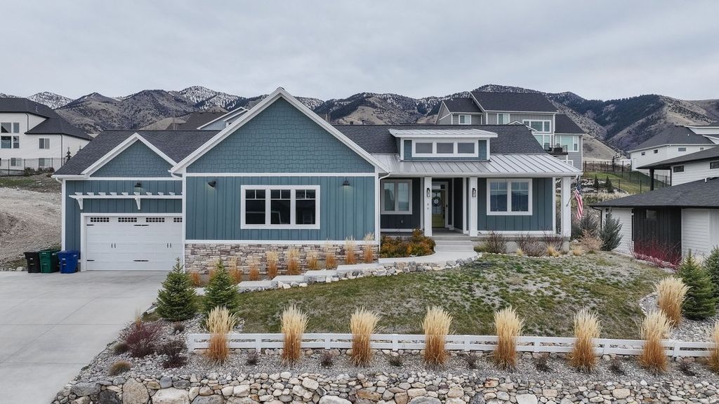 Photo of 86 S 950 E, Hyde Park, UT 84318 (MLS # 2128137)