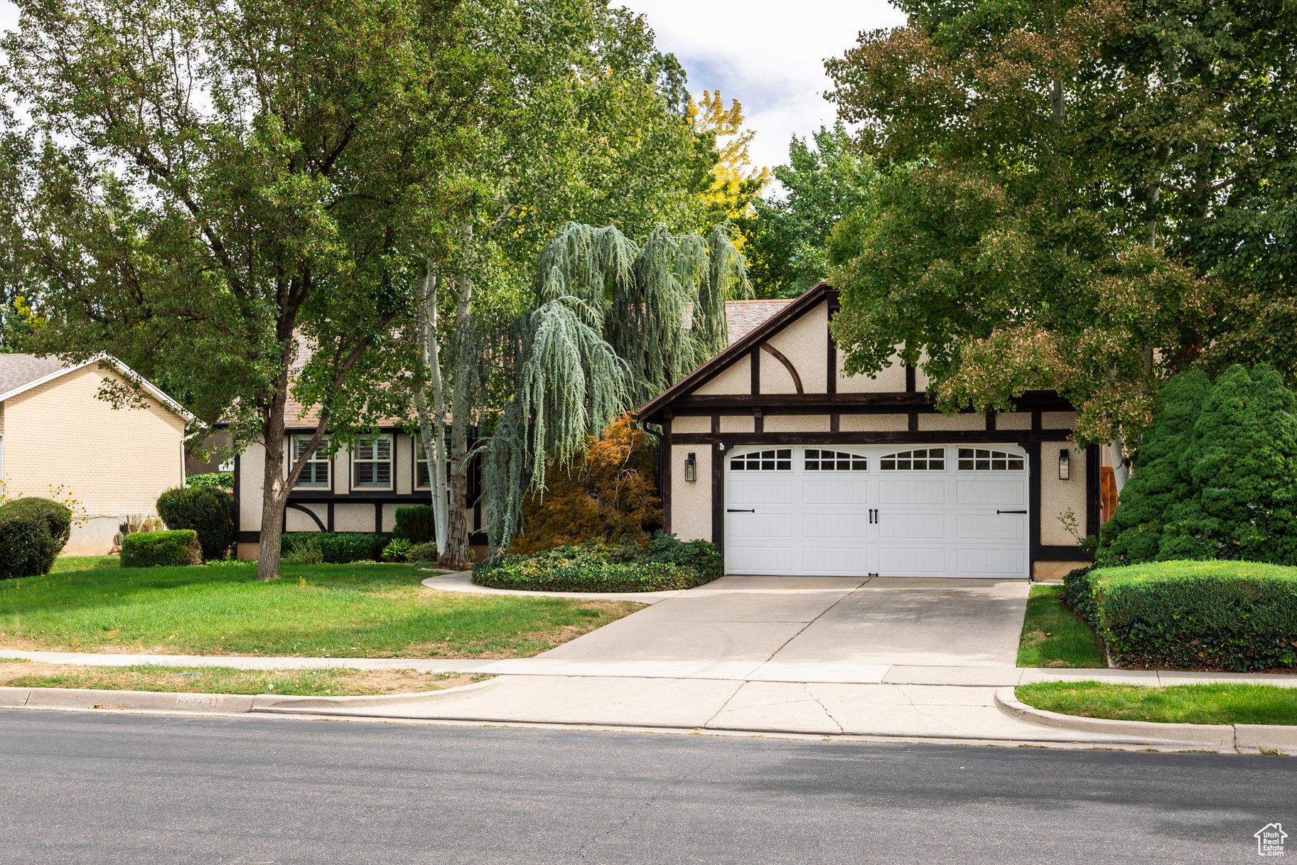 ROTHMOOR ESTATES - Residential
