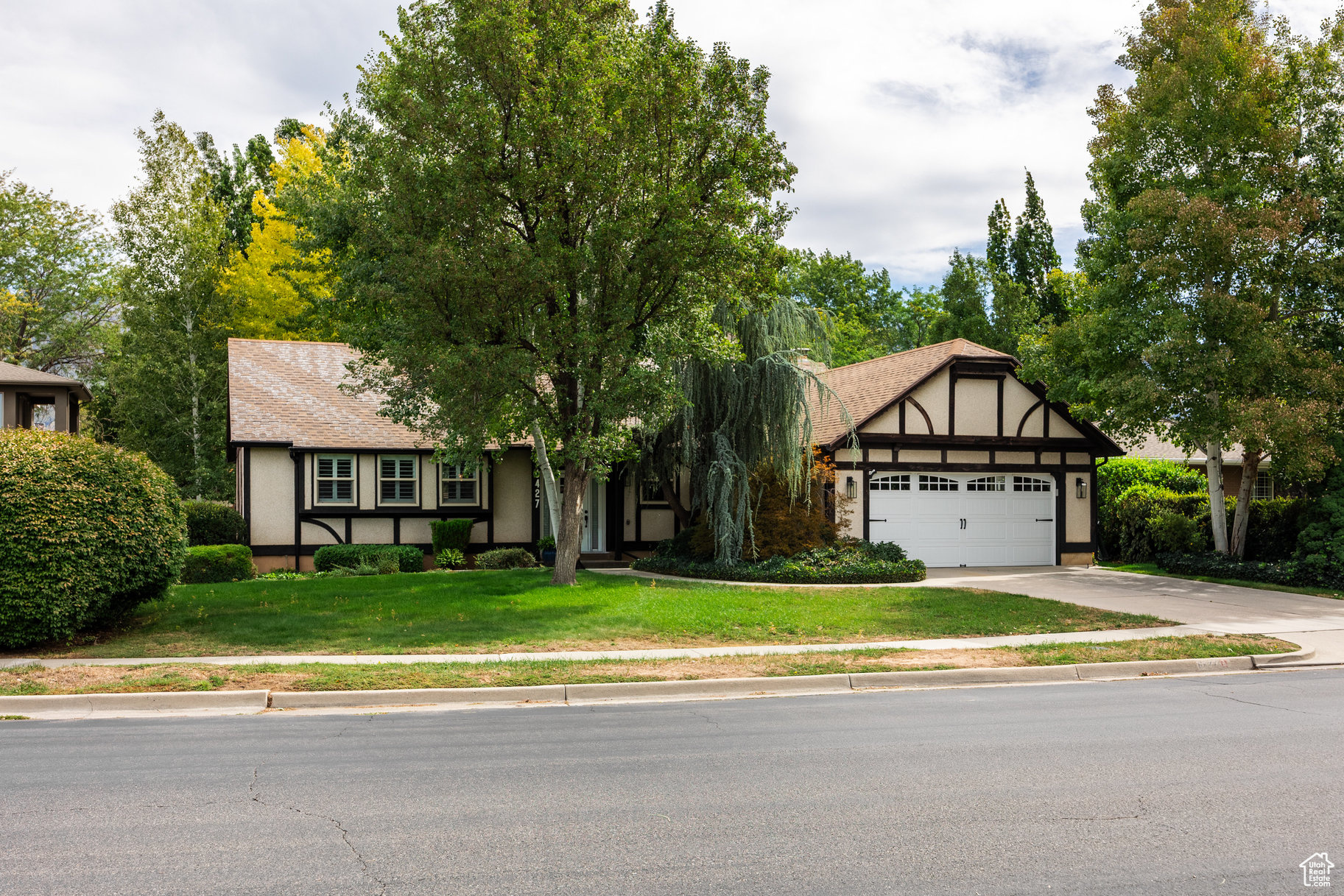 ROTHMOOR ESTATES - Residential