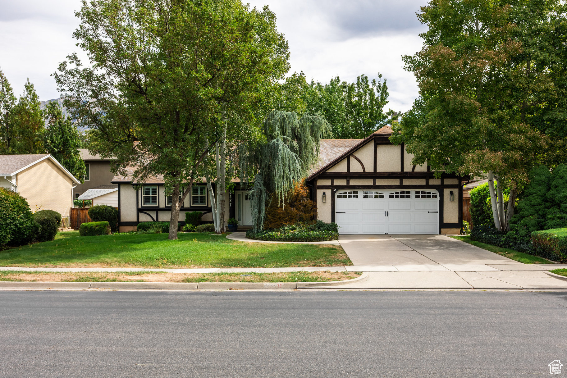 ROTHMOOR ESTATES - Residential