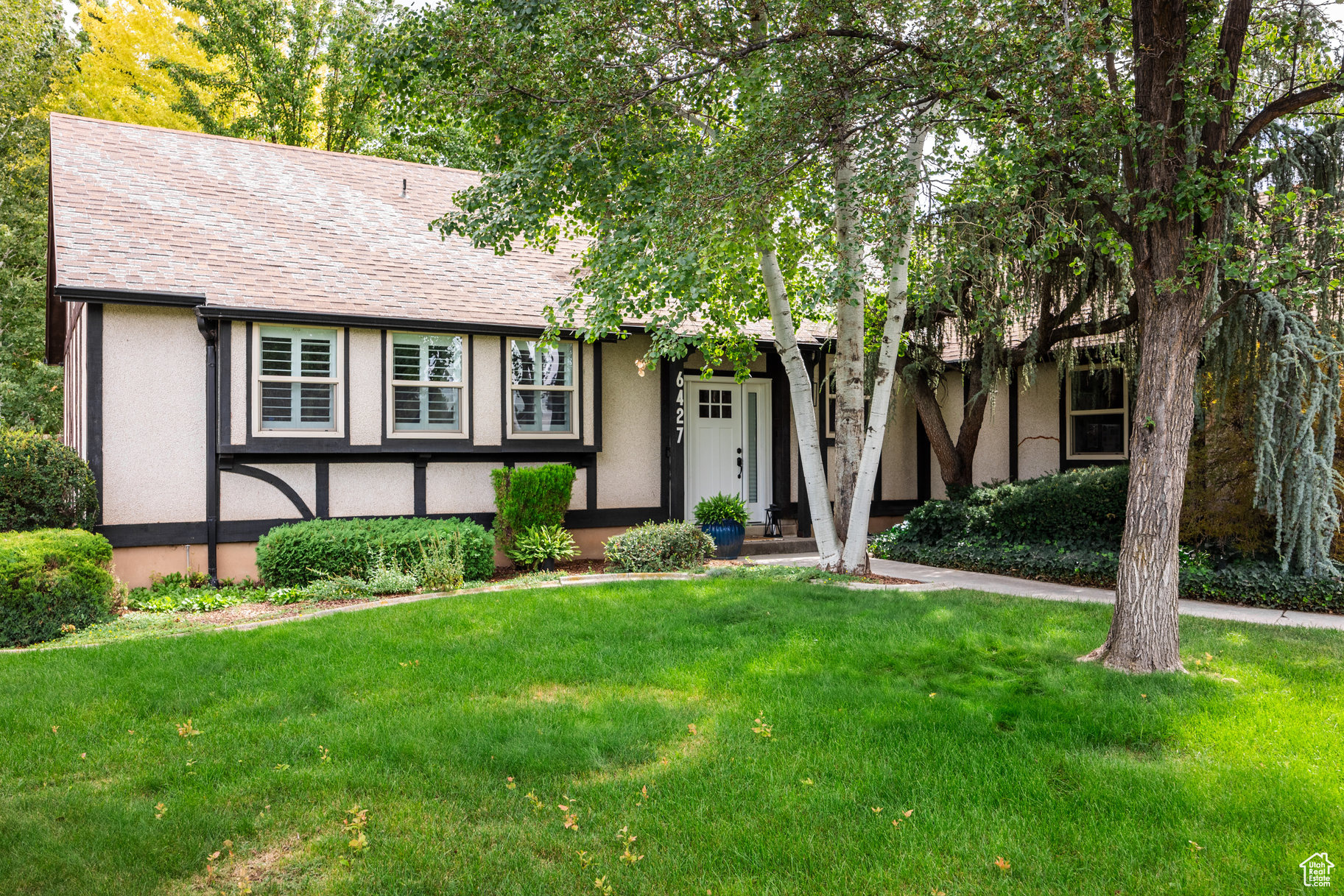 ROTHMOOR ESTATES - Residential