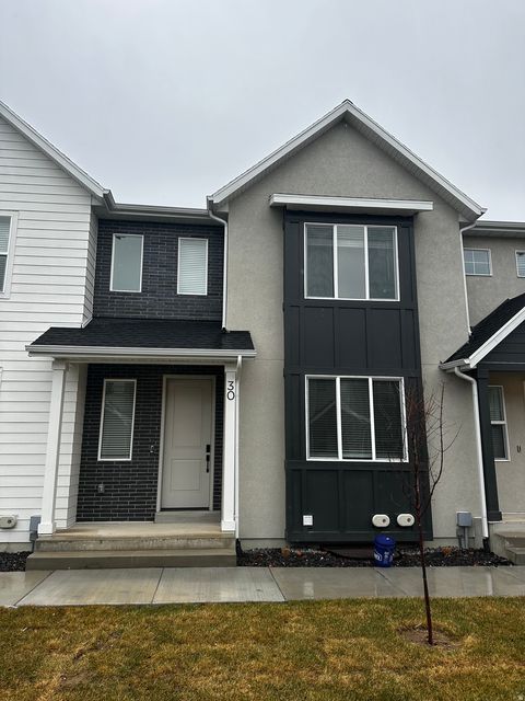 Photo of 30 S MOONLIT RD, Mapleton, UT 84664 (MLS # 2128975)