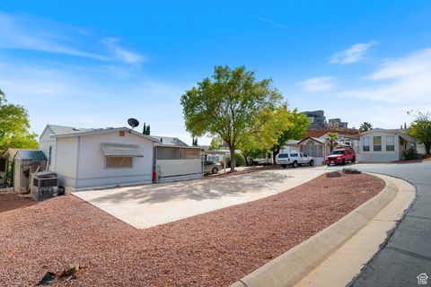 Photo of 840 N TWIN LAKES DR, Saint George, UT 84790 (MLS # 2119809) Photo of 840 N TWIN LAKES DR, Saint George, UT 84790 (MLS # 2119809)