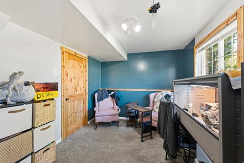 Tiny photo for 964 N 575 W, Clinton, UT 84015 (MLS # 2156383)
