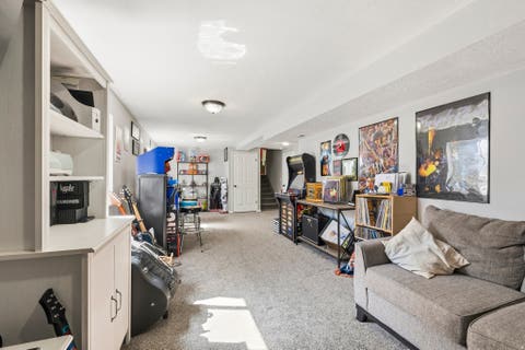 Tiny photo for 964 N 575 W, Clinton, UT 84015 (MLS # 2156383)
