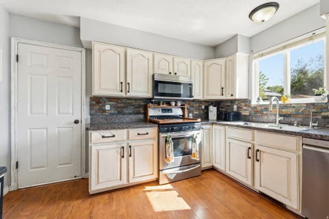 Tiny photo for 964 N 575 W, Clinton, UT 84015 (MLS # 2156383)