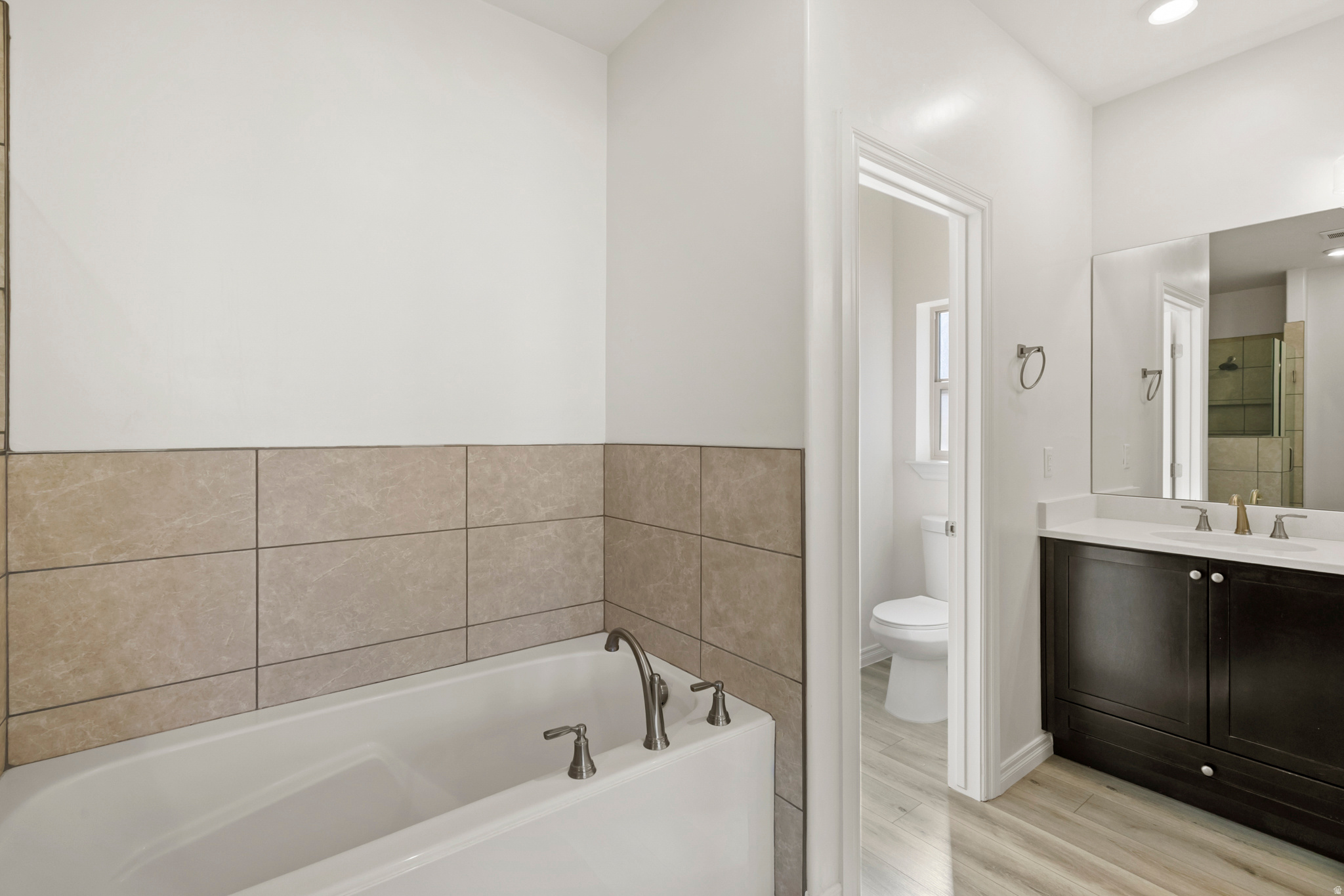 CECITA CREST AT DIVARIO PH 1 - Residential