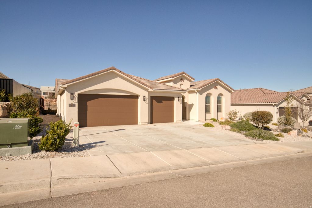 Photo of 476 S CECITA WAY, Saint George, UT 84770 (MLS # 2148226)