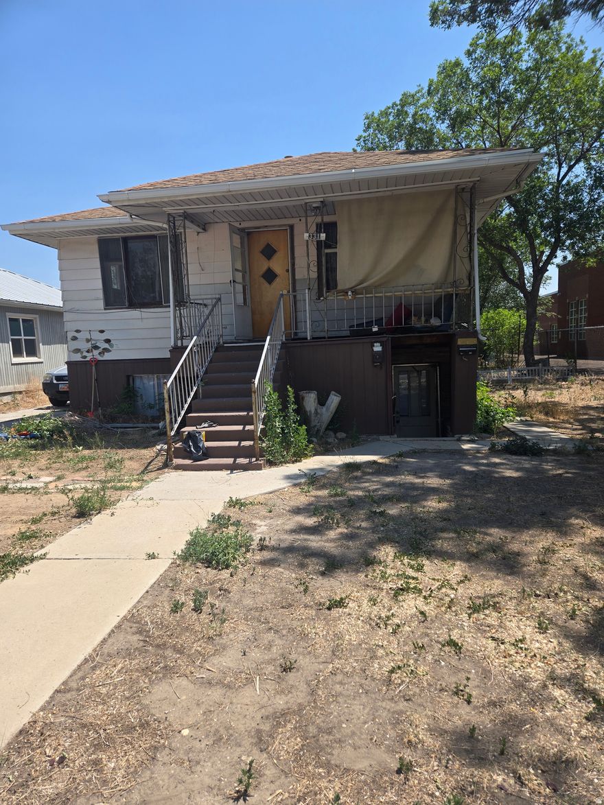 This is an upstairs rental with a downstairs apartment.  Very affordable 2 bedroom 1 bath with a shared garage and laundry. No smoking or pets.