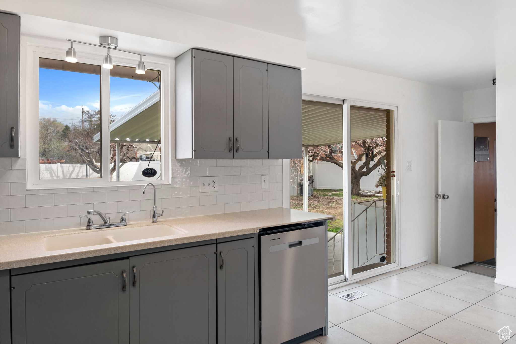 4075 S Minuet Cir, Salt Lake City, Utah image 9
