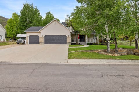 Homes For Sale - 381 N Alpinhof Ln<br/> Wasatch County, Midway, UT 84049
