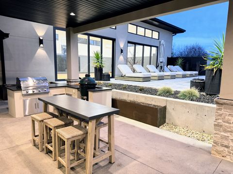 Tiny photo for 10939 S VIA ENCANTADA WAY, South Jordan, UT 84095 (MLS # 2141560)