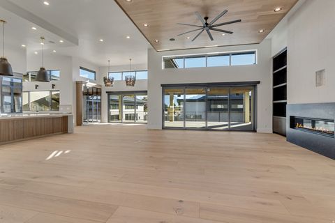 Tiny photo for 10939 S VIA ENCANTADA WAY, South Jordan, UT 84095 (MLS # 2141560)