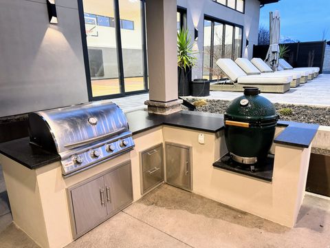 Tiny photo for 10939 S VIA ENCANTADA WAY, South Jordan, UT 84095 (MLS # 2141560)