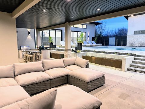 Tiny photo for 10939 S VIA ENCANTADA WAY, South Jordan, UT 84095 (MLS # 2141560)