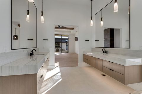 Tiny photo for 10939 S VIA ENCANTADA WAY, South Jordan, UT 84095 (MLS # 2141560)