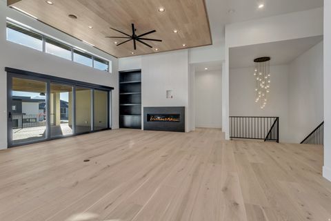 Tiny photo for 10939 S VIA ENCANTADA WAY, South Jordan, UT 84095 (MLS # 2141560)