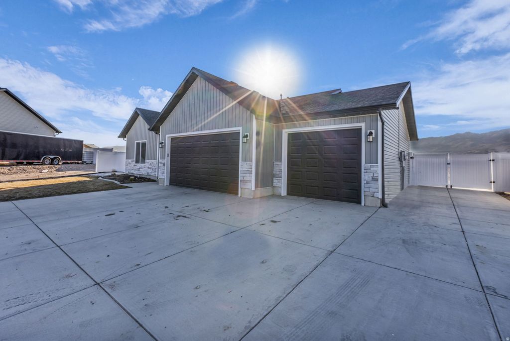 Photo of 340 S AMBER DR, Grantsville, UT 84029 (MLS # 2136033)