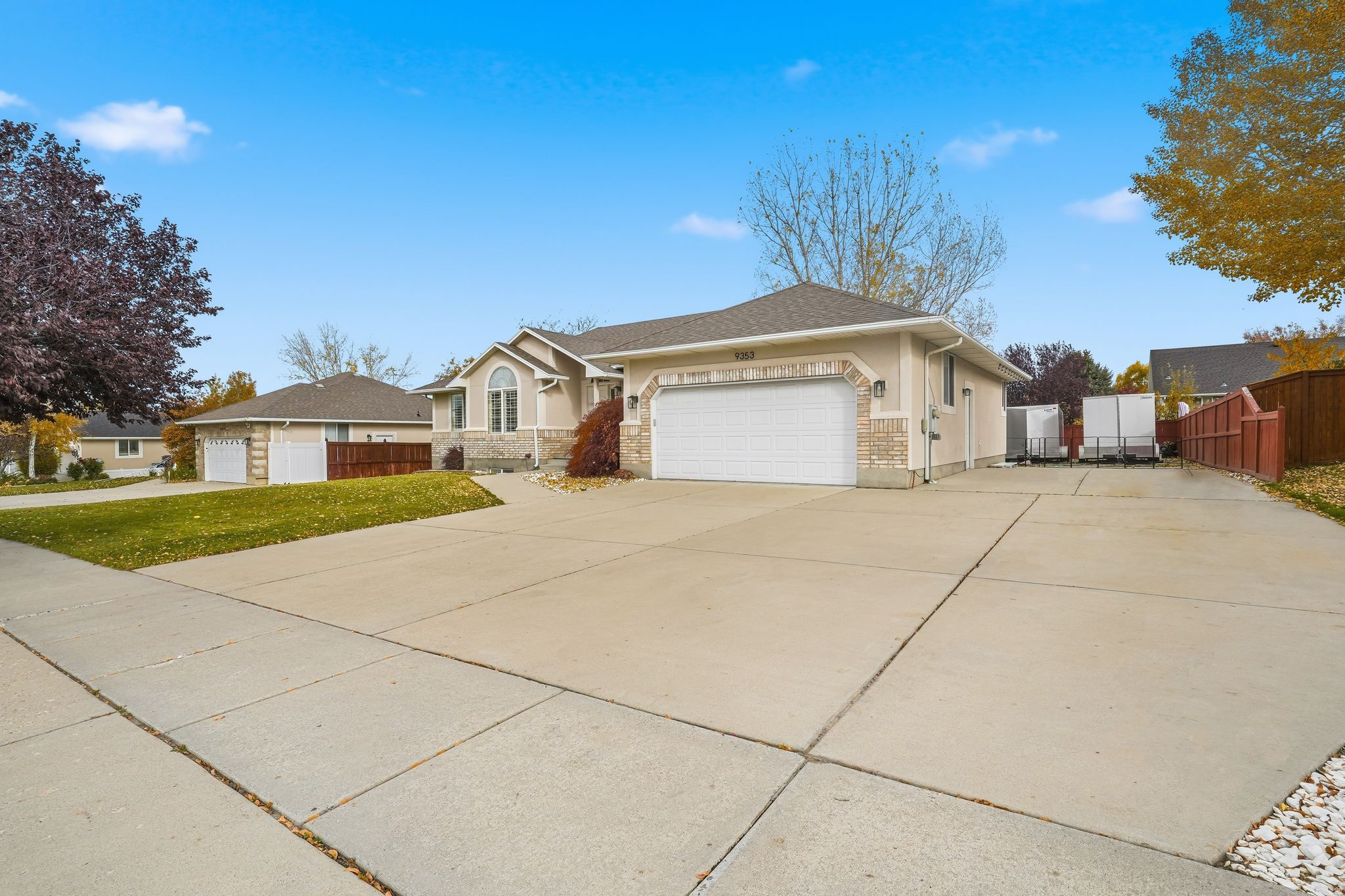 MEADOWS - Residential