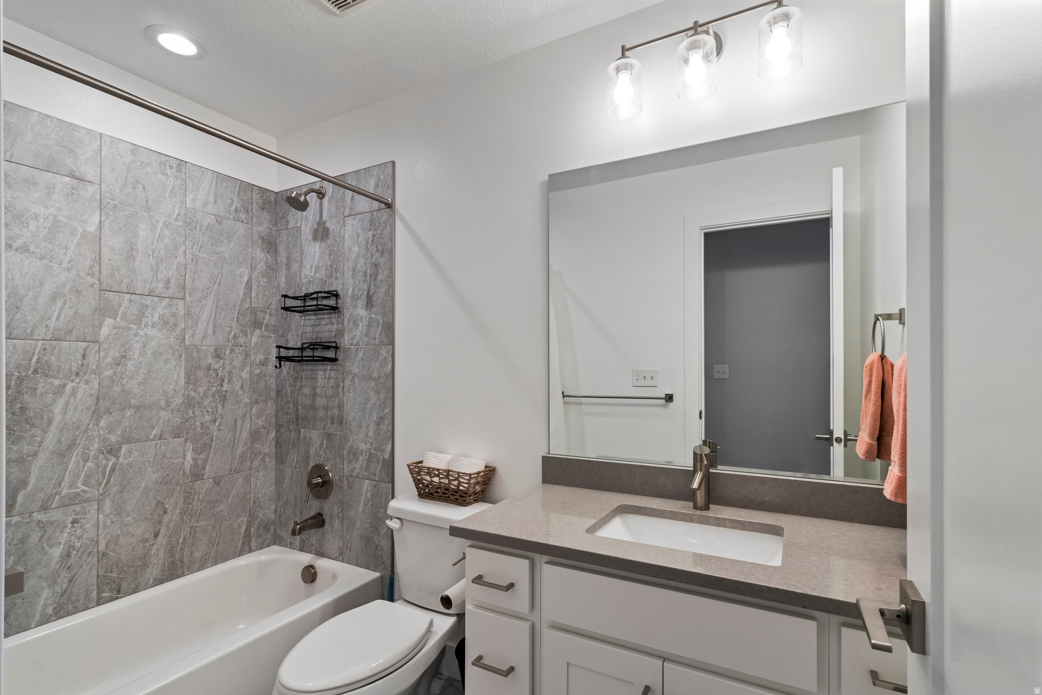 CREEKSIDE - Residential