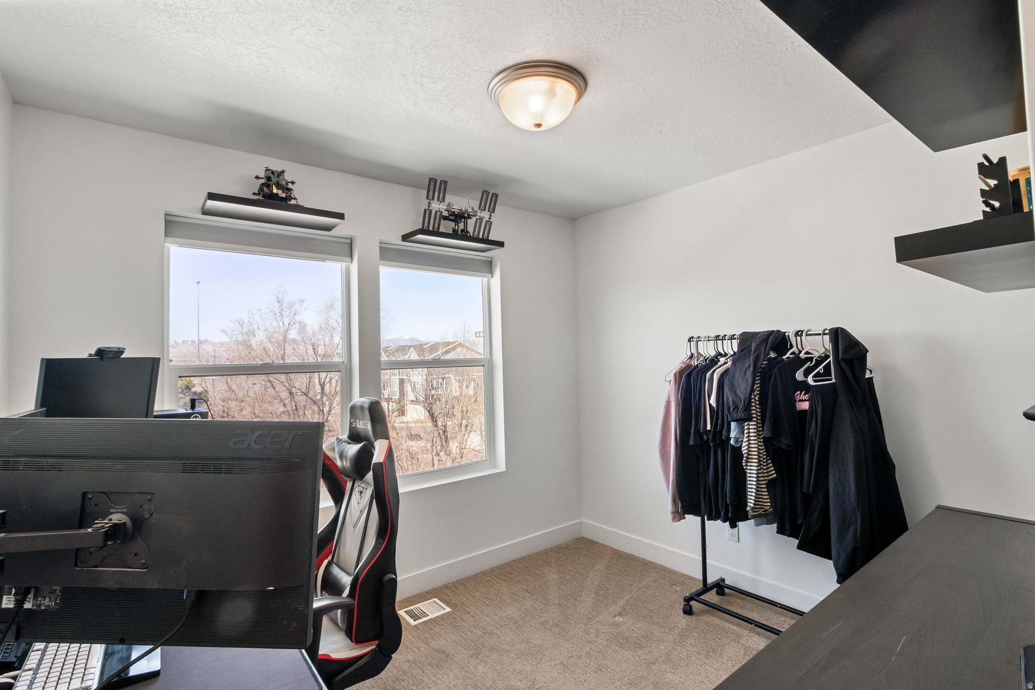 CREEKSIDE - Residential