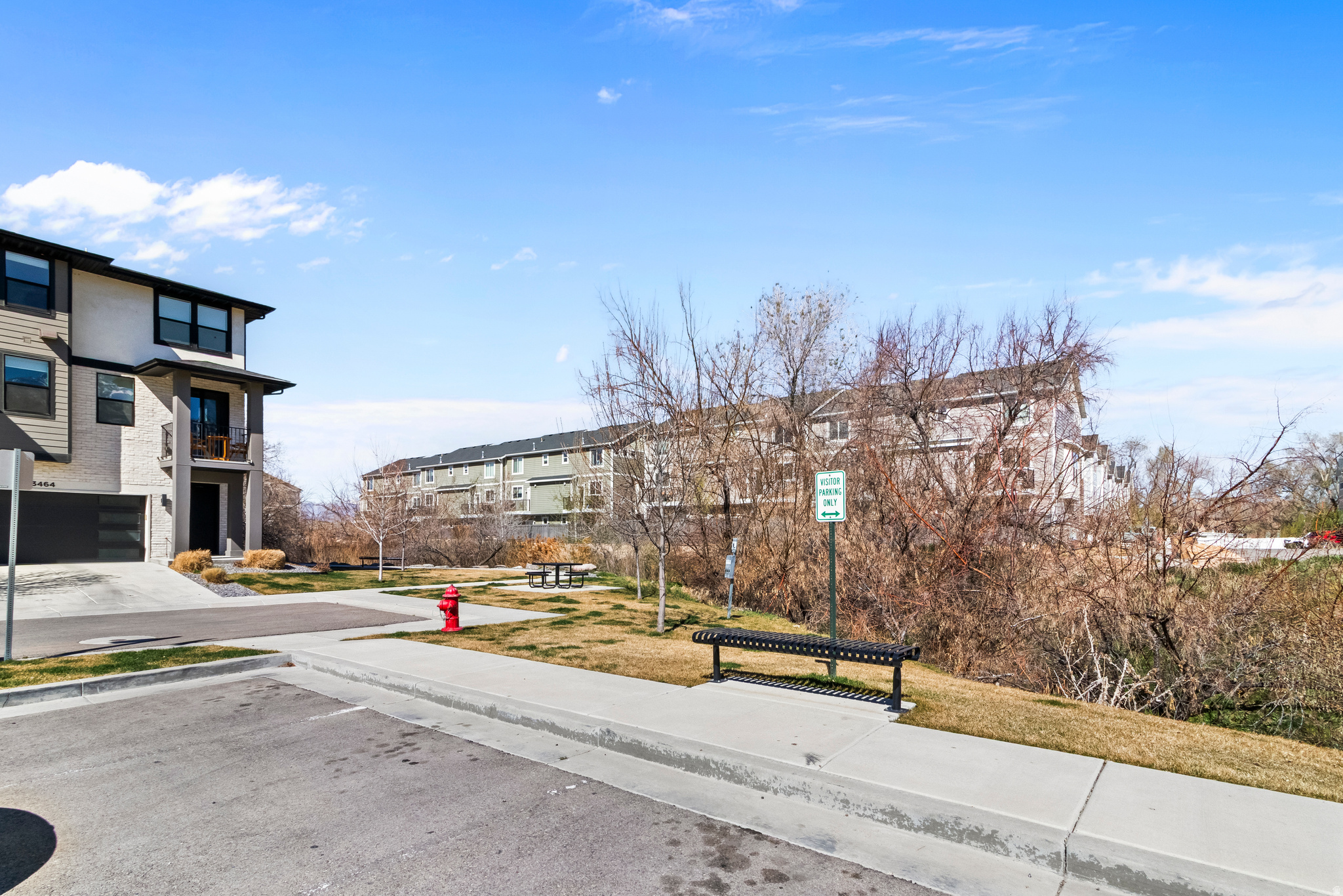 CREEKSIDE - Residential