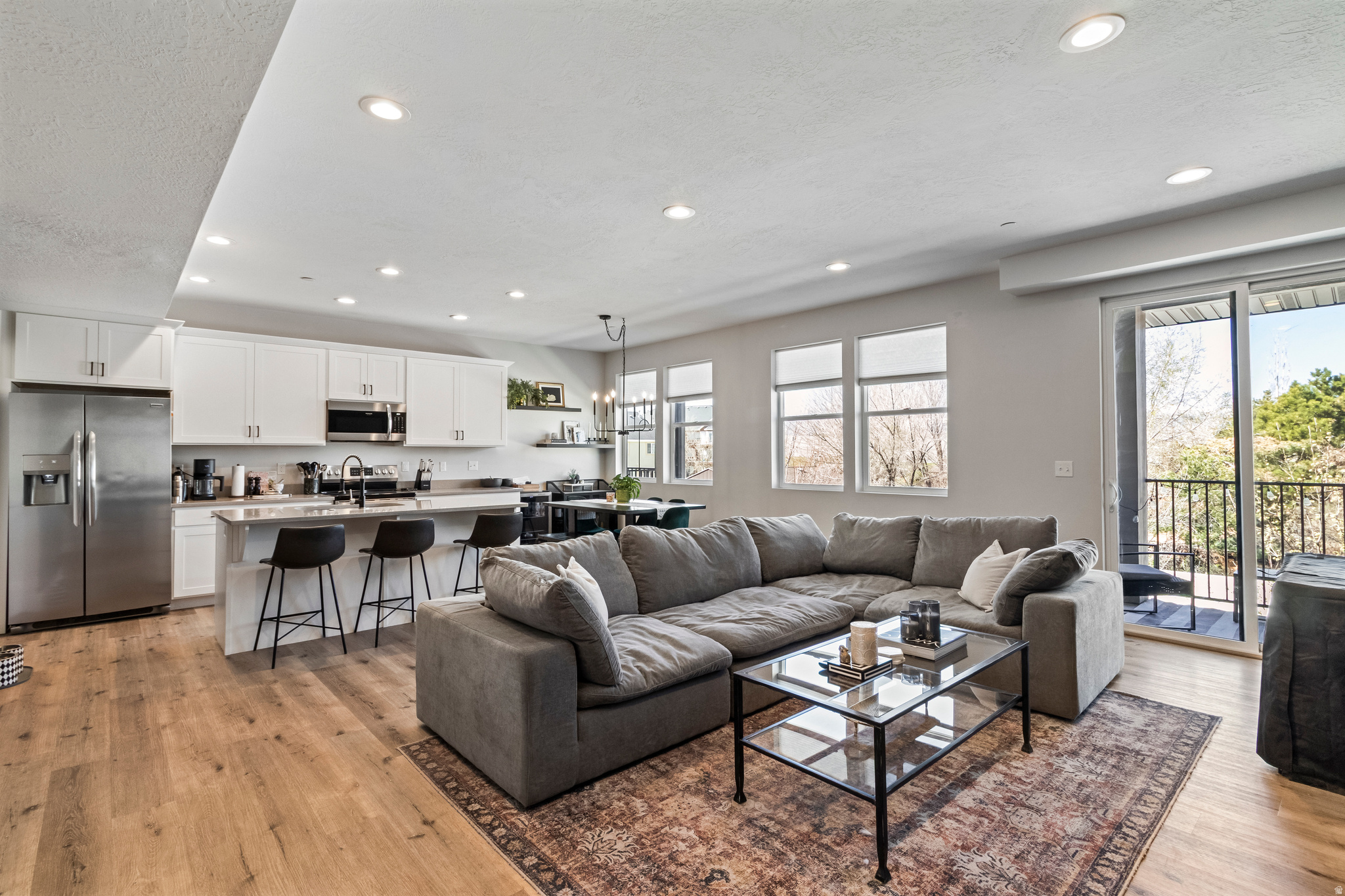 CREEKSIDE - Residential