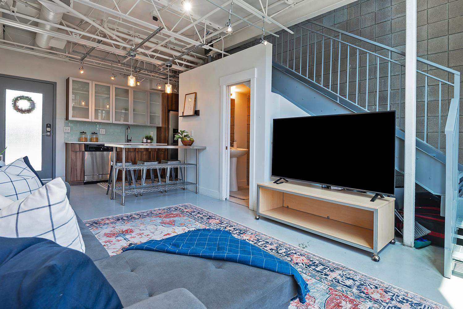 BROADWAY PARK LOFTS - Residential