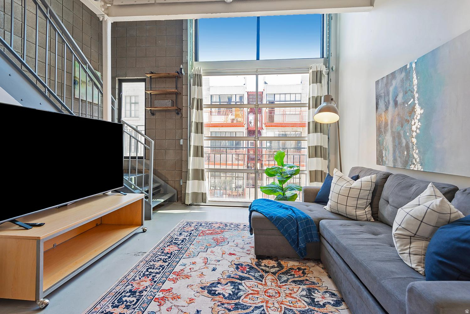 BROADWAY PARK LOFTS - Residential
