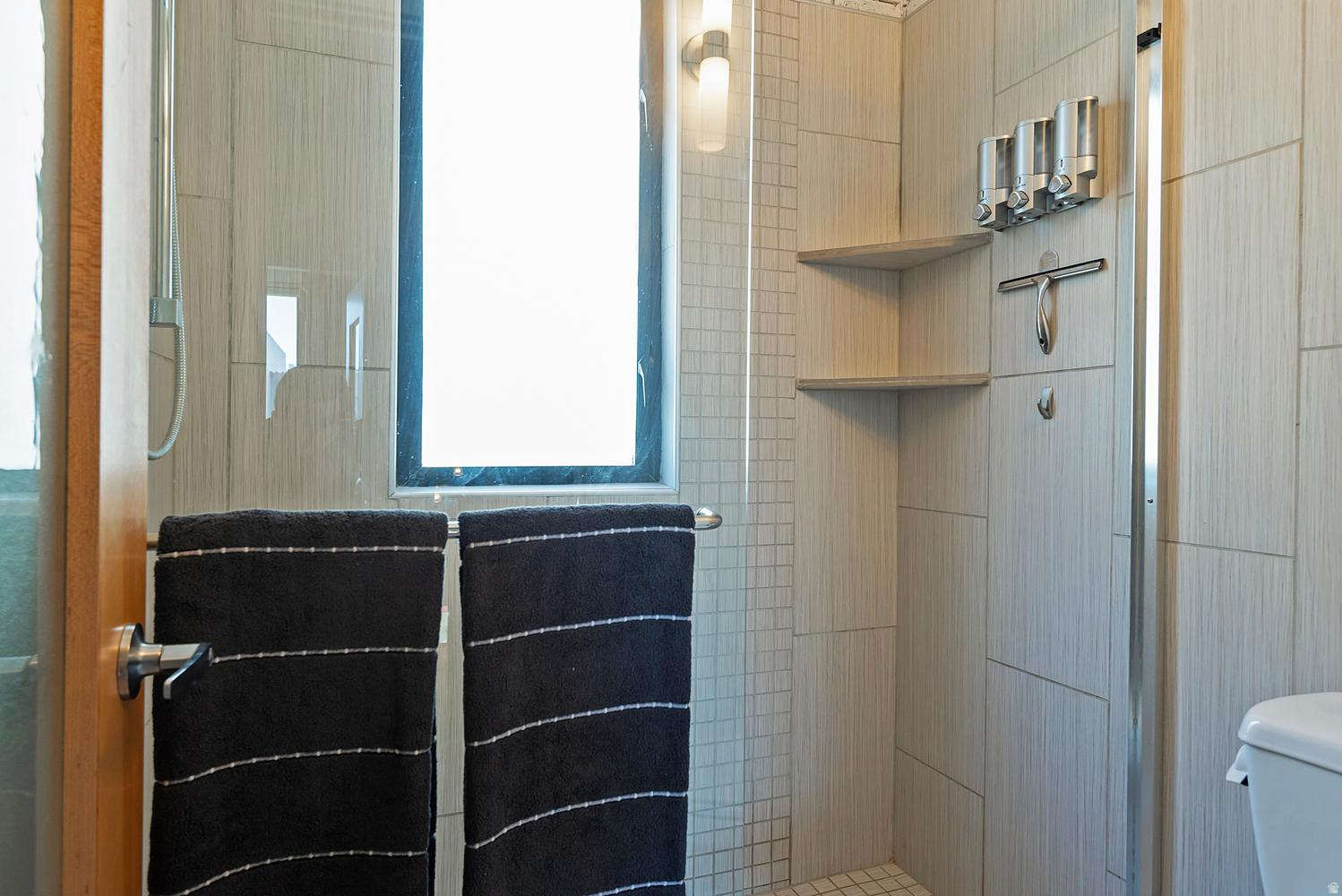 BROADWAY PARK LOFTS - Residential