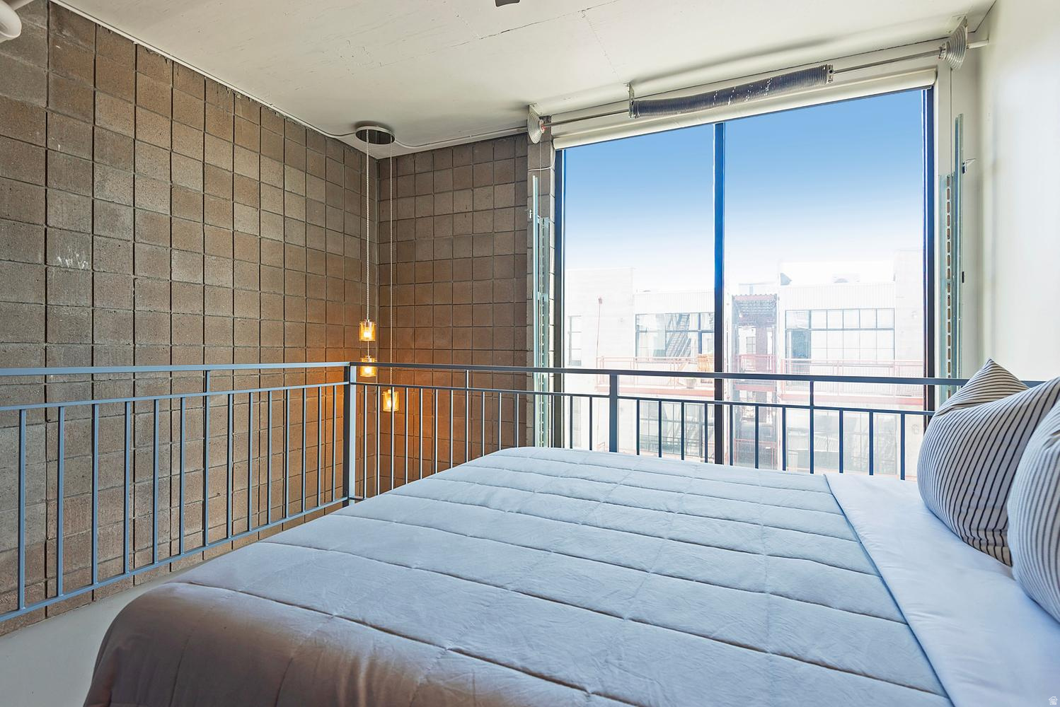 BROADWAY PARK LOFTS - Residential