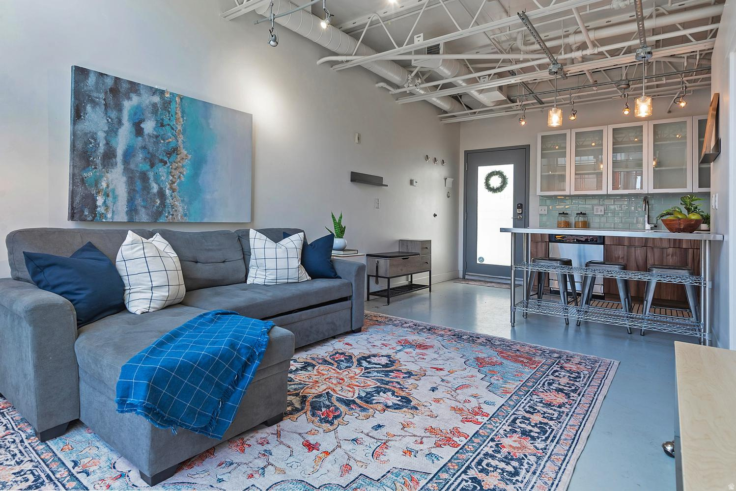 BROADWAY PARK LOFTS - Residential