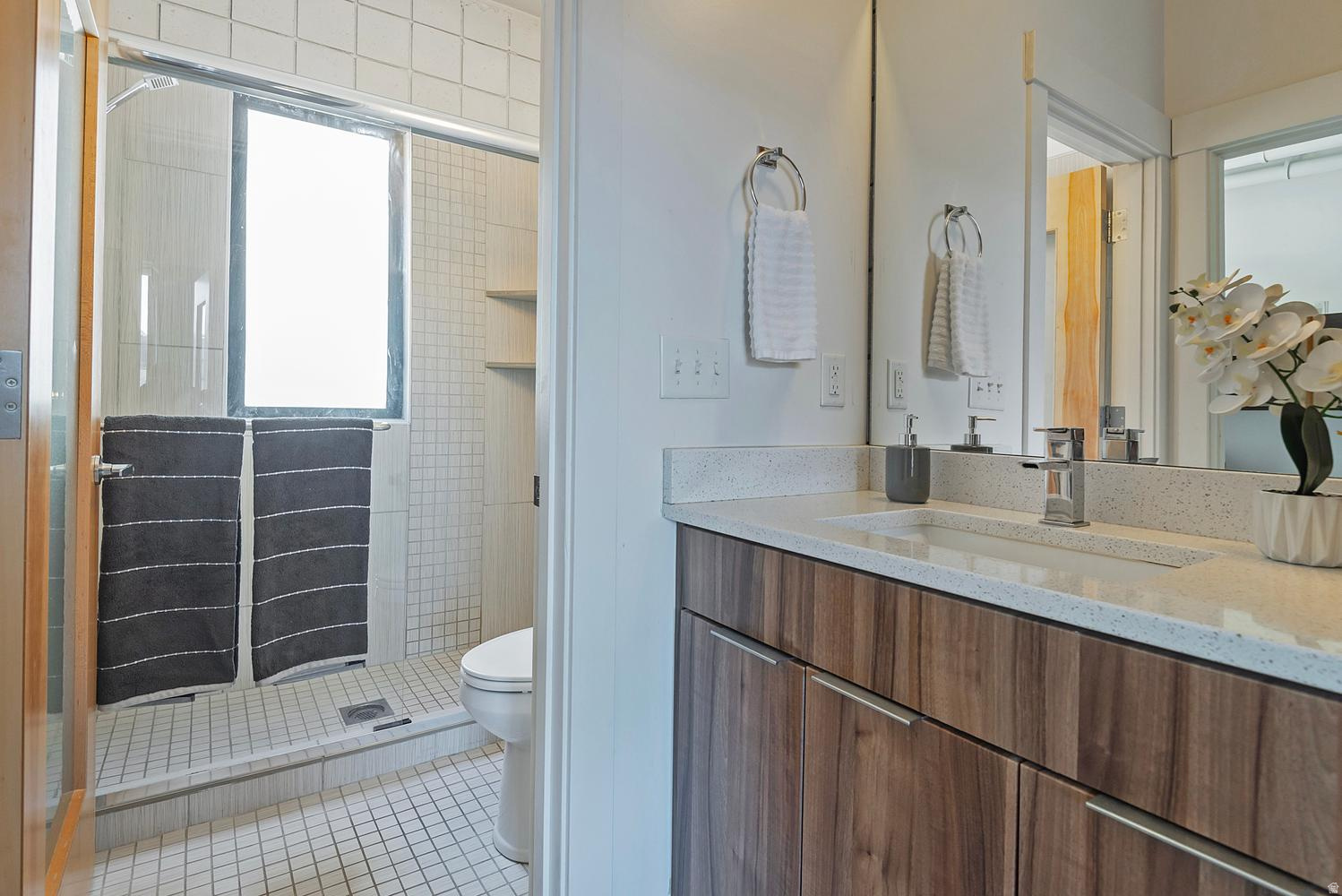 BROADWAY PARK LOFTS - Residential