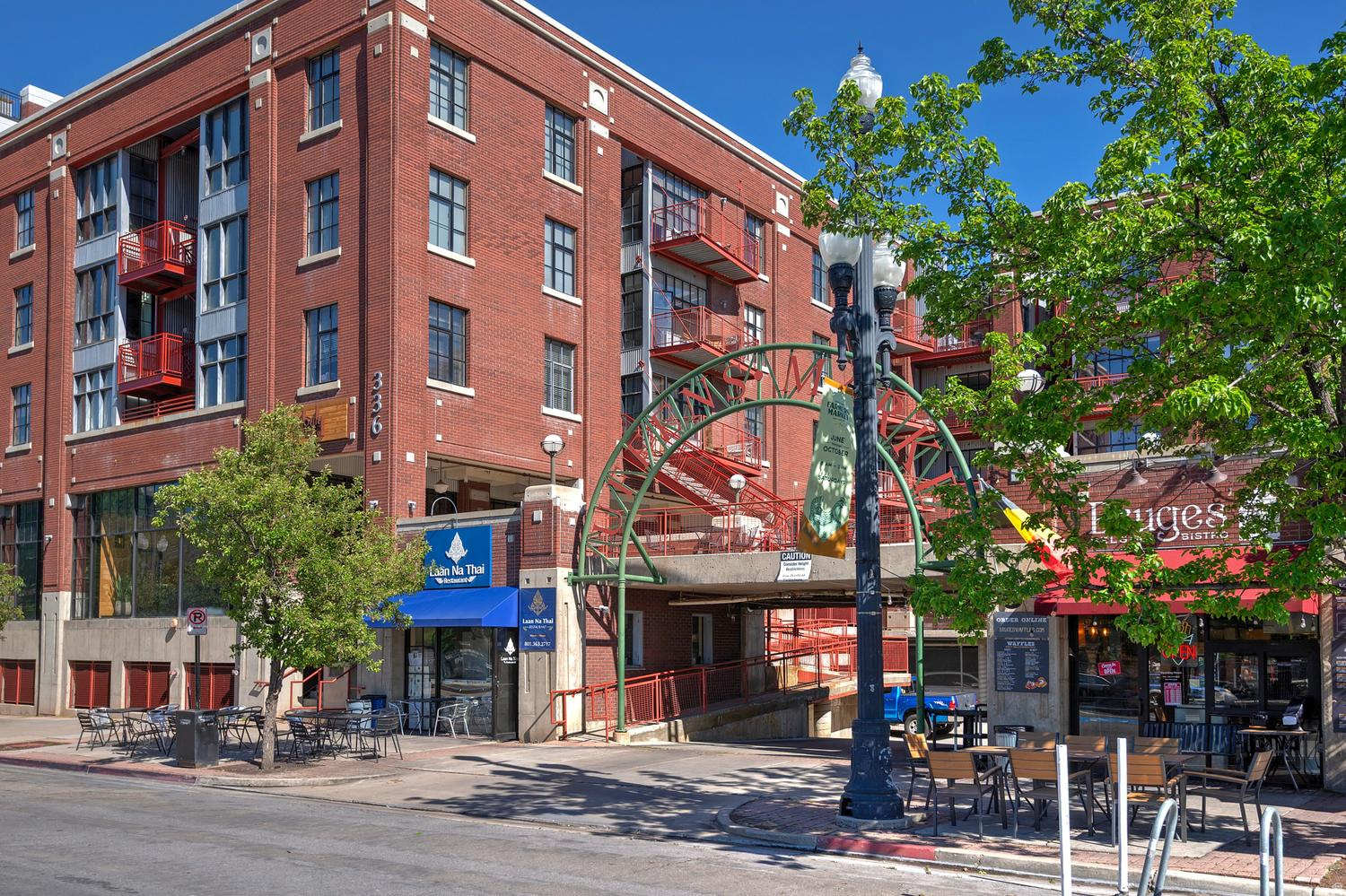 BROADWAY PARK LOFTS - Residential
