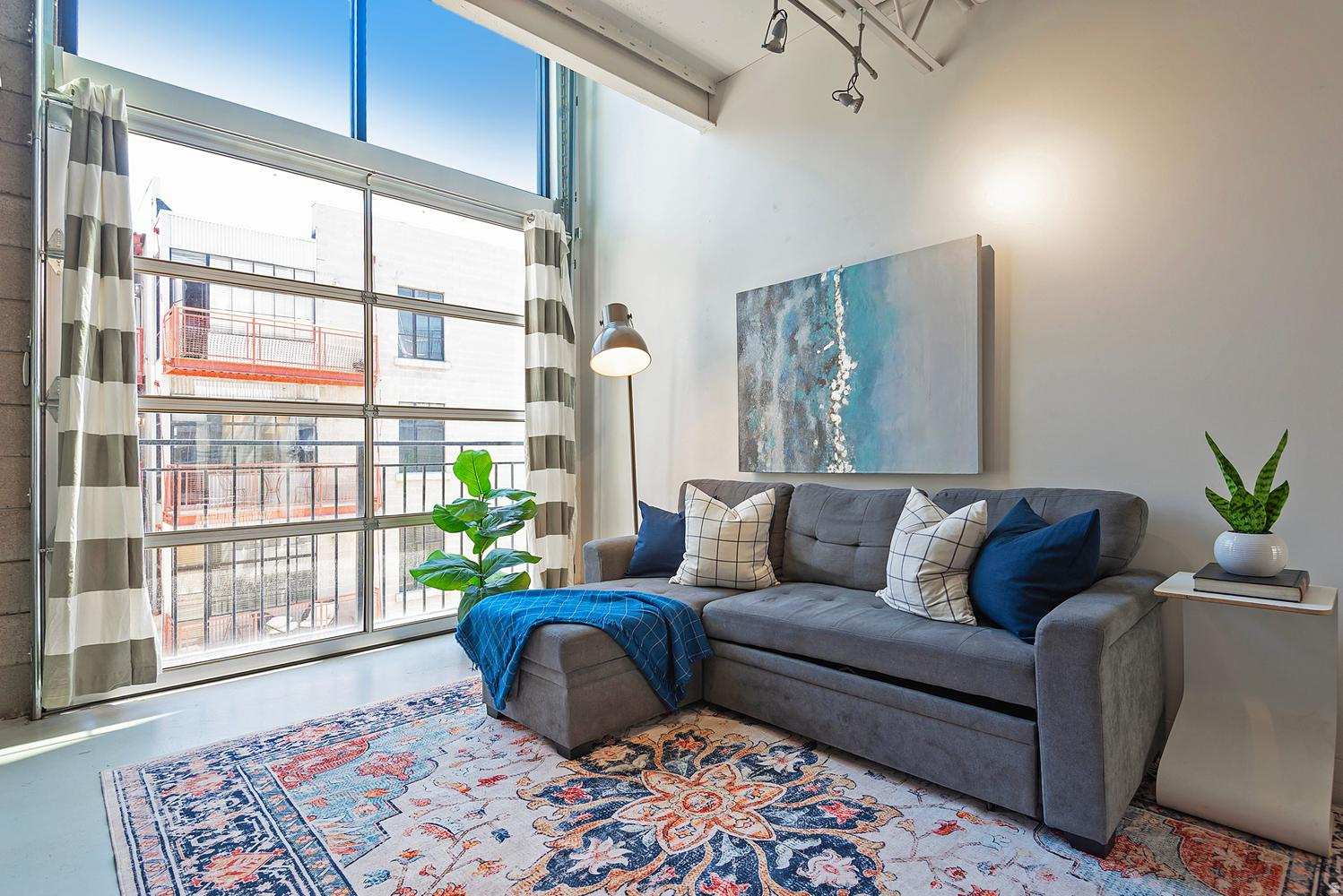 BROADWAY PARK LOFTS - Residential