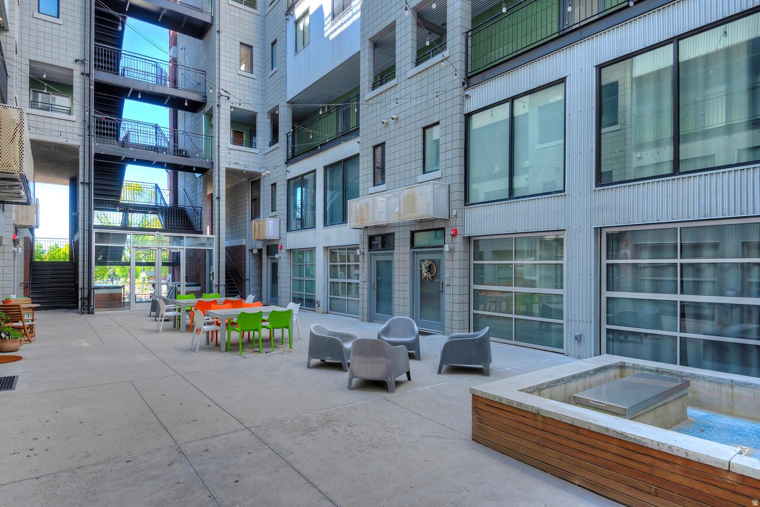 BROADWAY PARK LOFTS - Residential