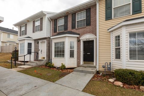 Photo of 876 S GREENRIDGE AVE E, Payson, UT 84651 (MLS # 2139729)