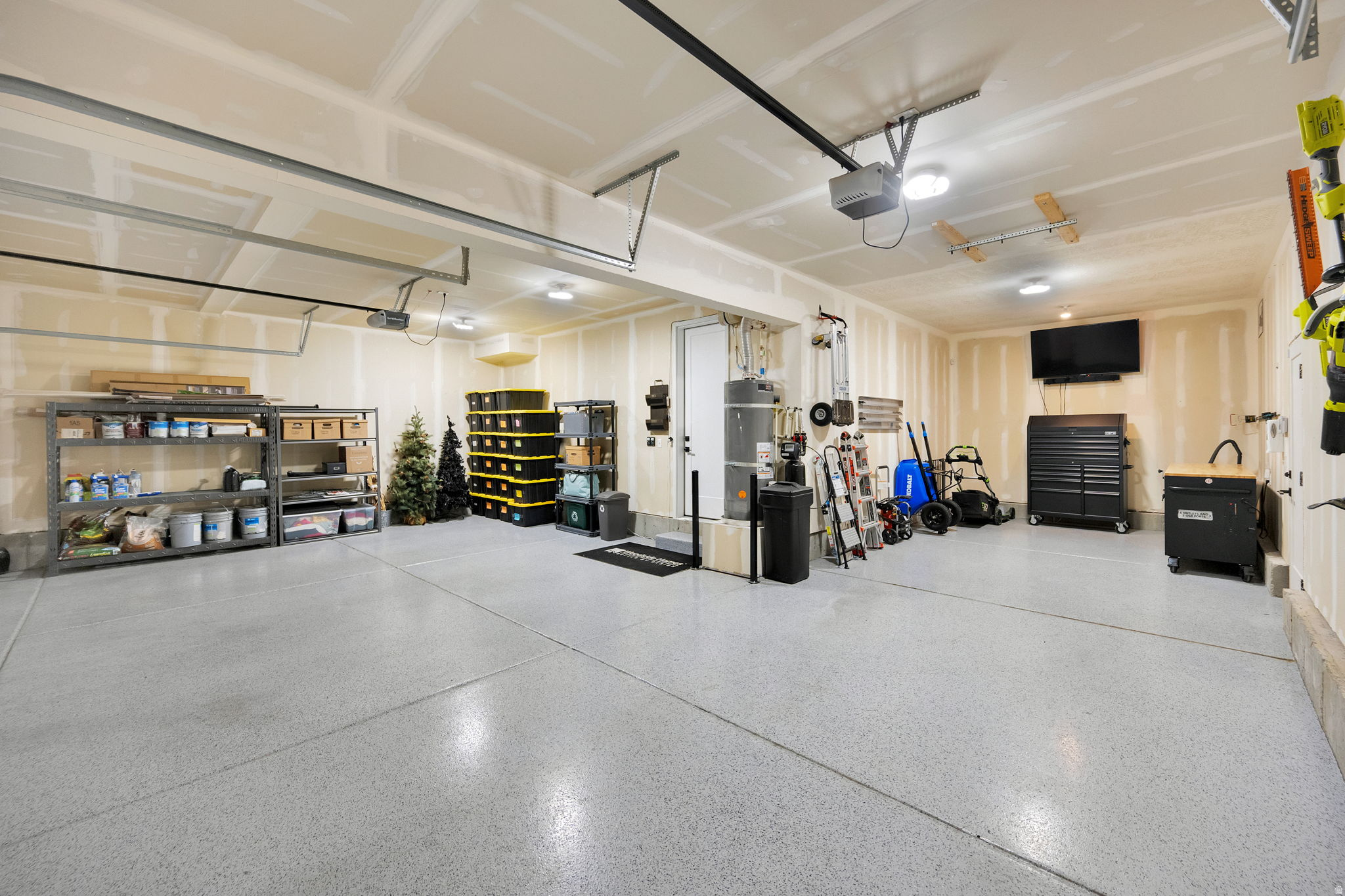 CRESTWOOD ESTATES - Residential
