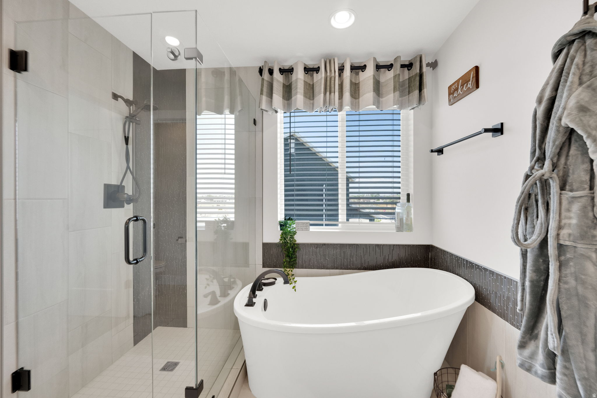 CRESTWOOD ESTATES - Residential