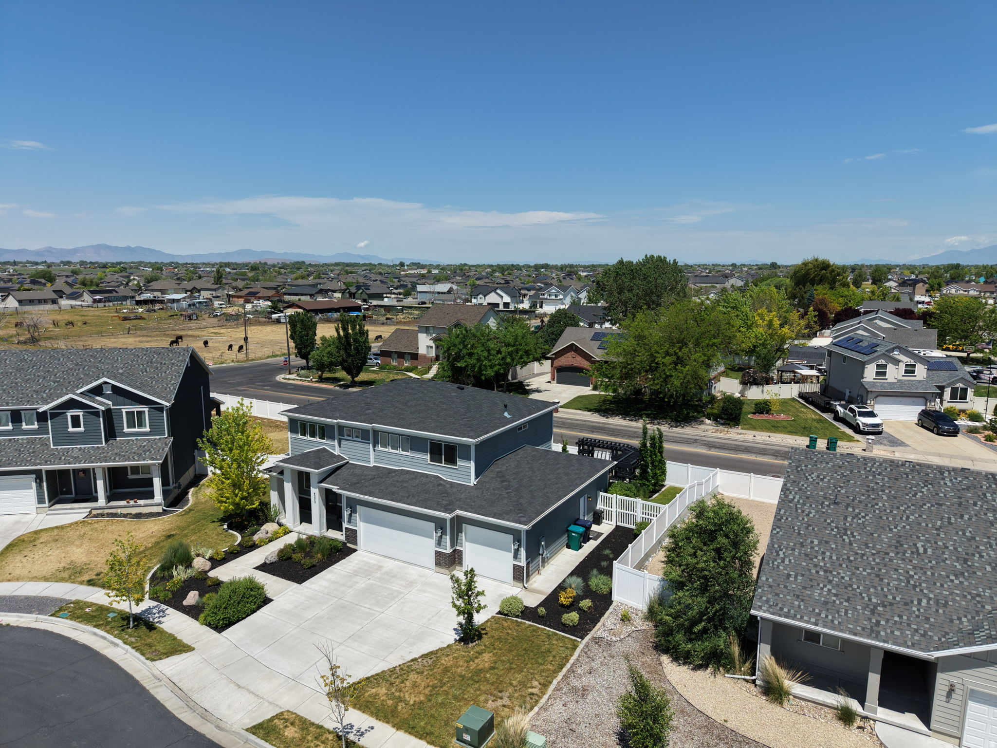 CRESTWOOD ESTATES - Residential
