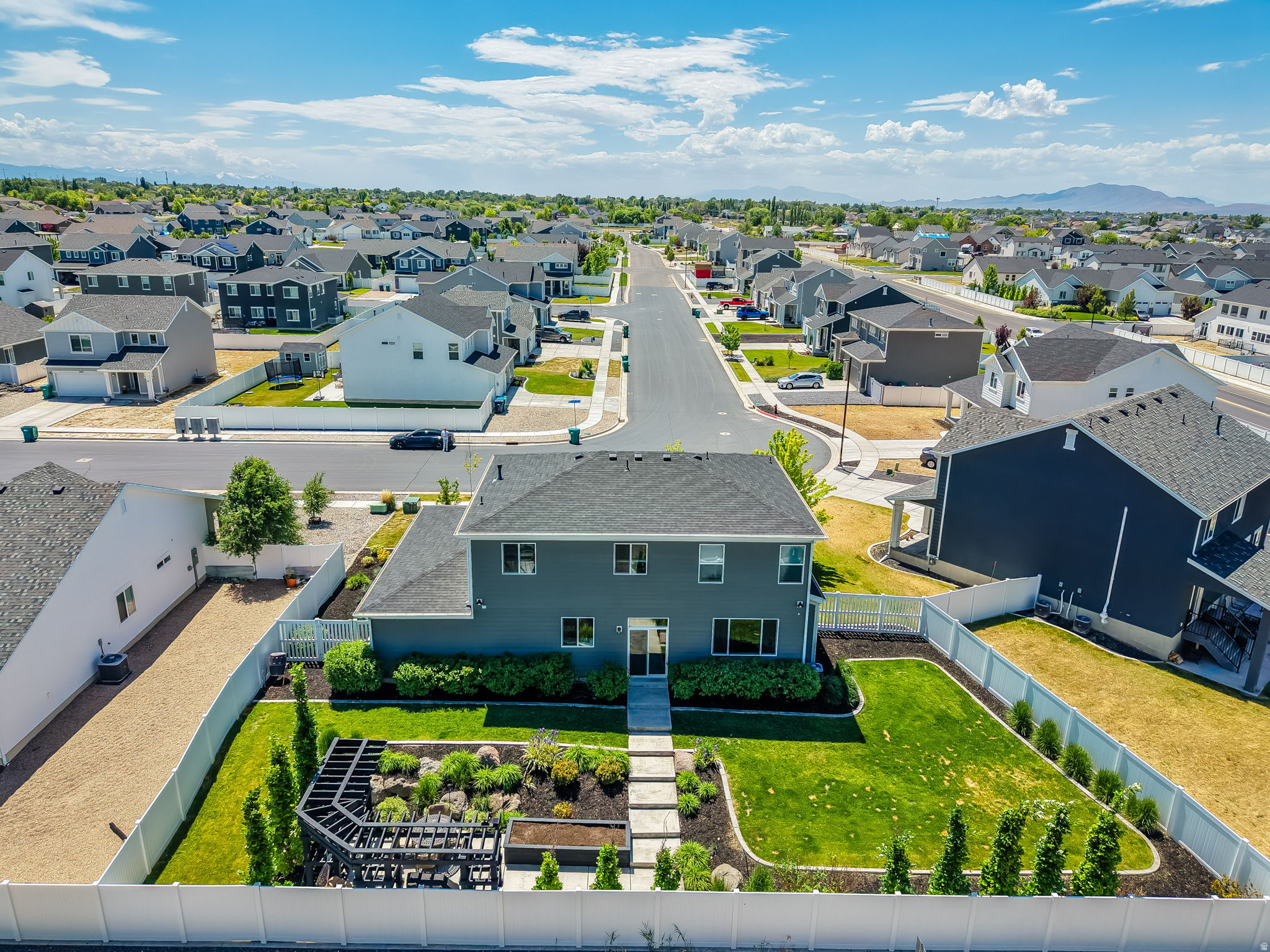 CRESTWOOD ESTATES - Residential
