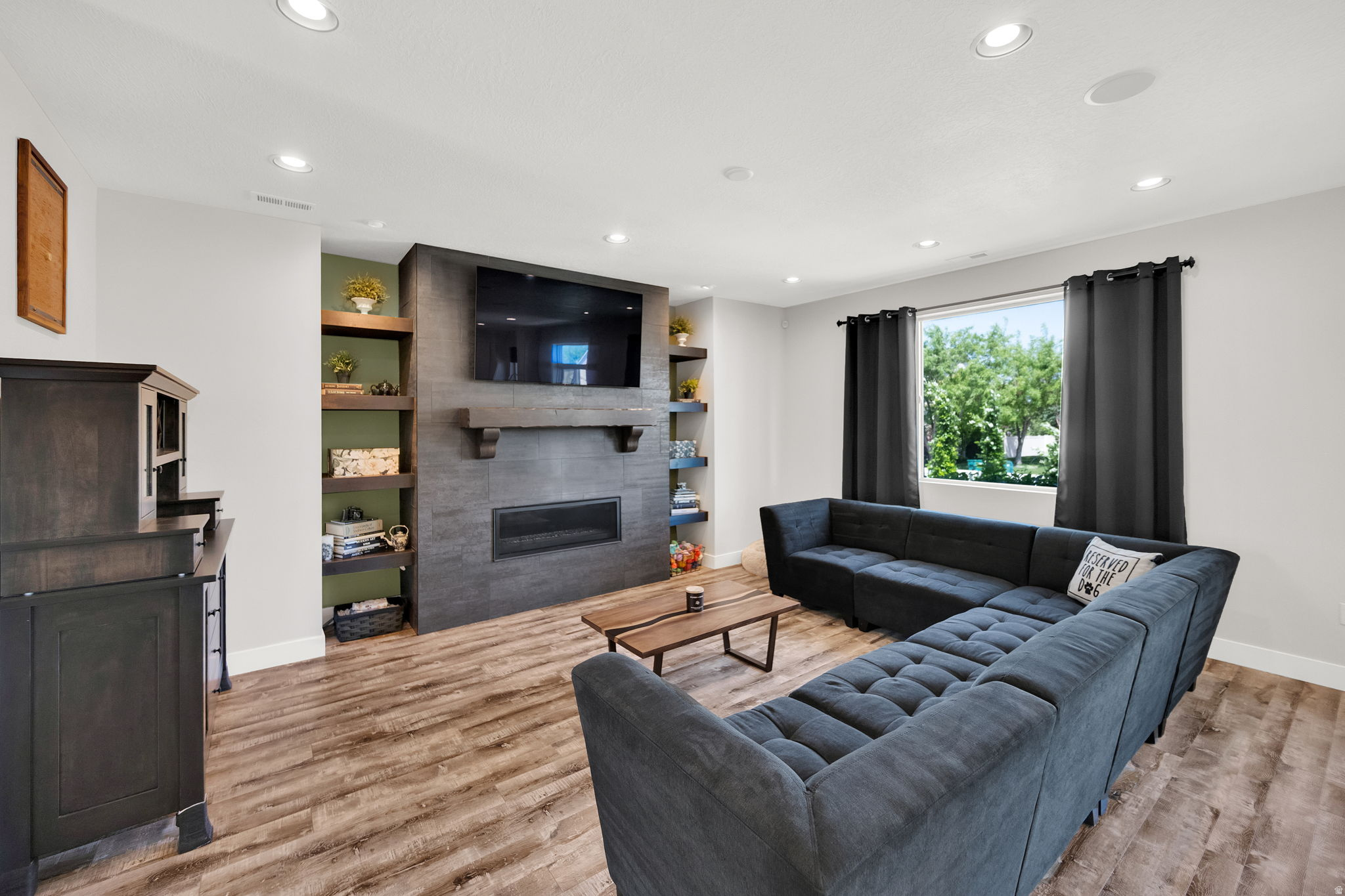 CRESTWOOD ESTATES - Residential