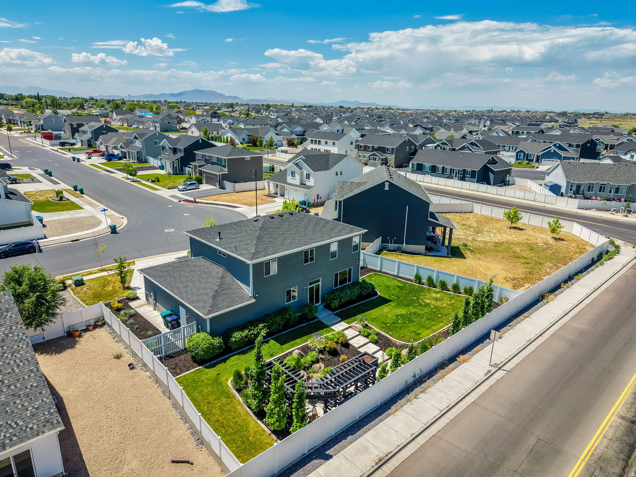 CRESTWOOD ESTATES - Residential