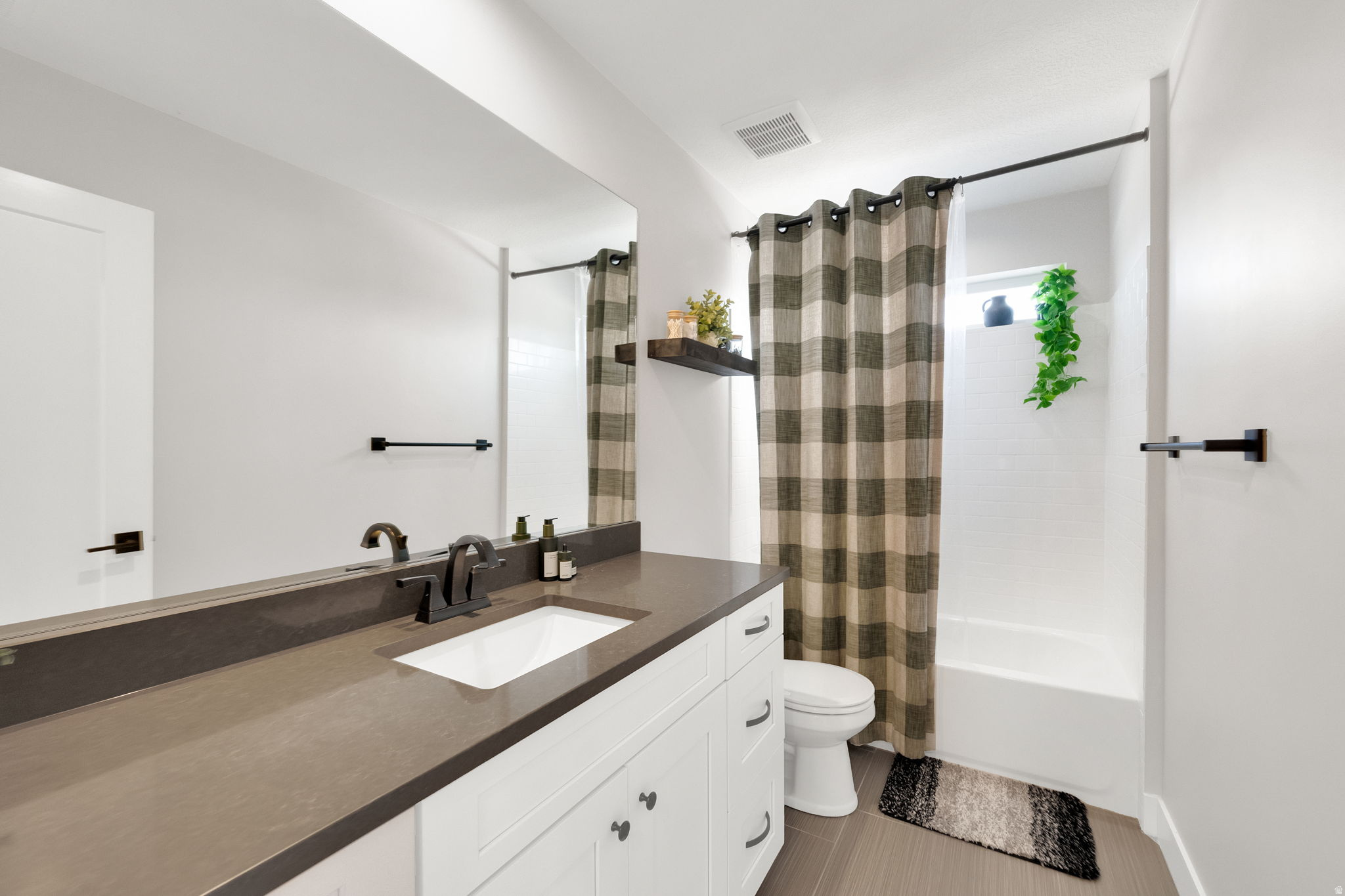 CRESTWOOD ESTATES - Residential