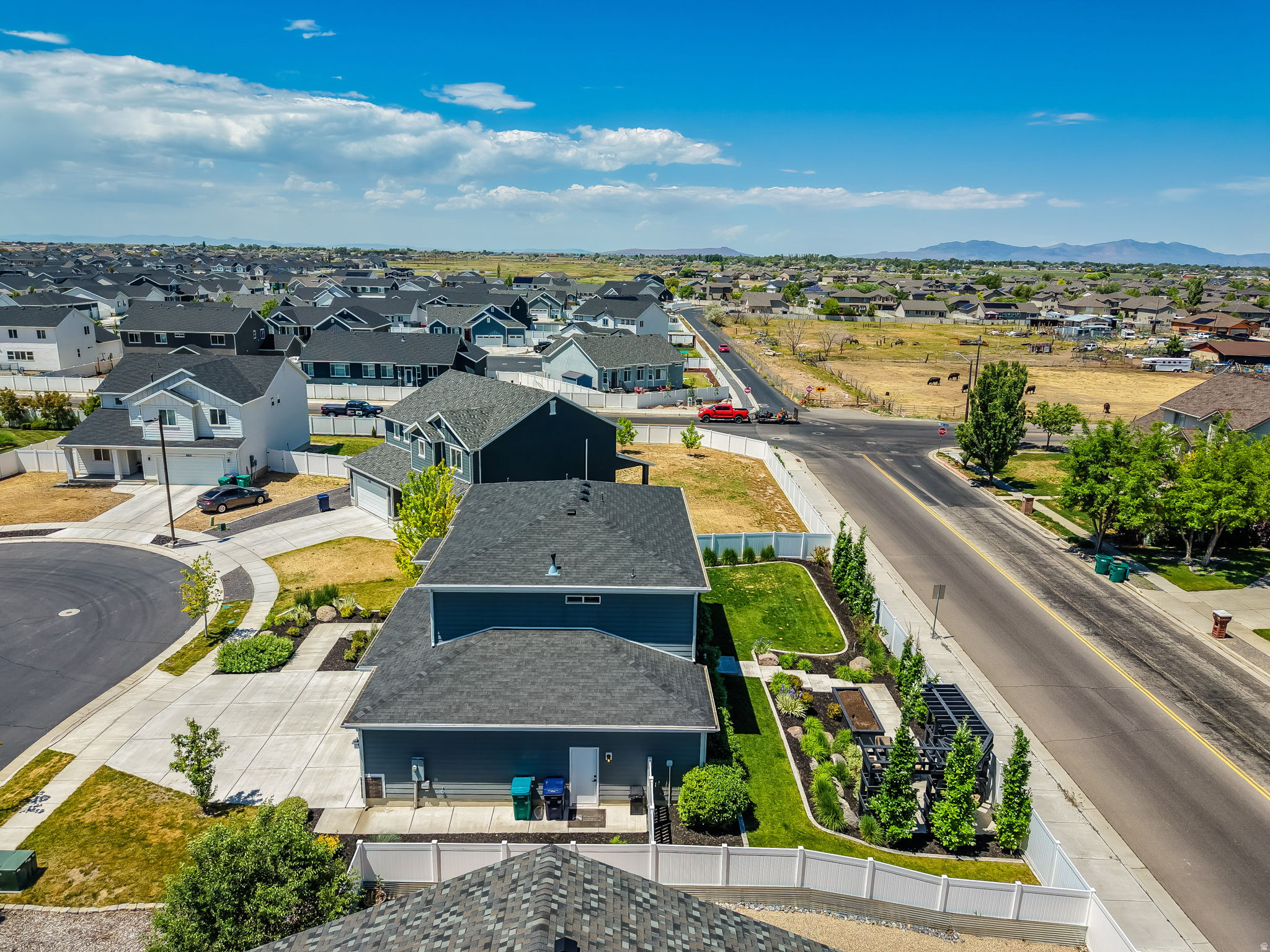 CRESTWOOD ESTATES - Residential