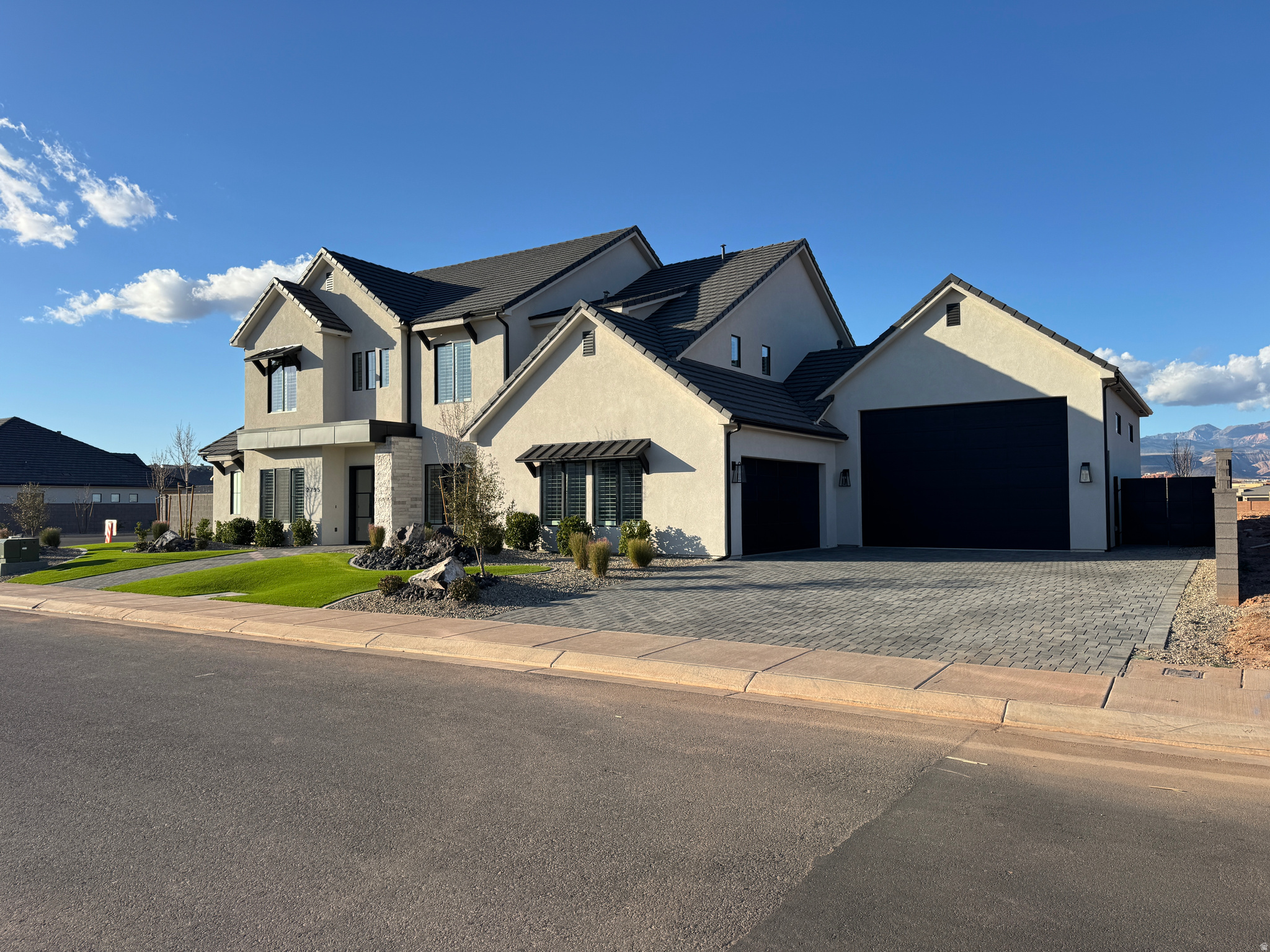 MOORLAND PARK 5 - Residential