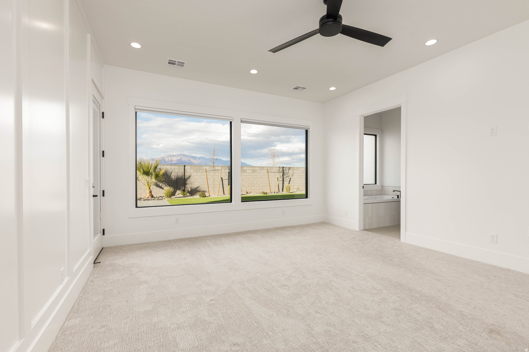 MOORLAND PARK 5 - Residential