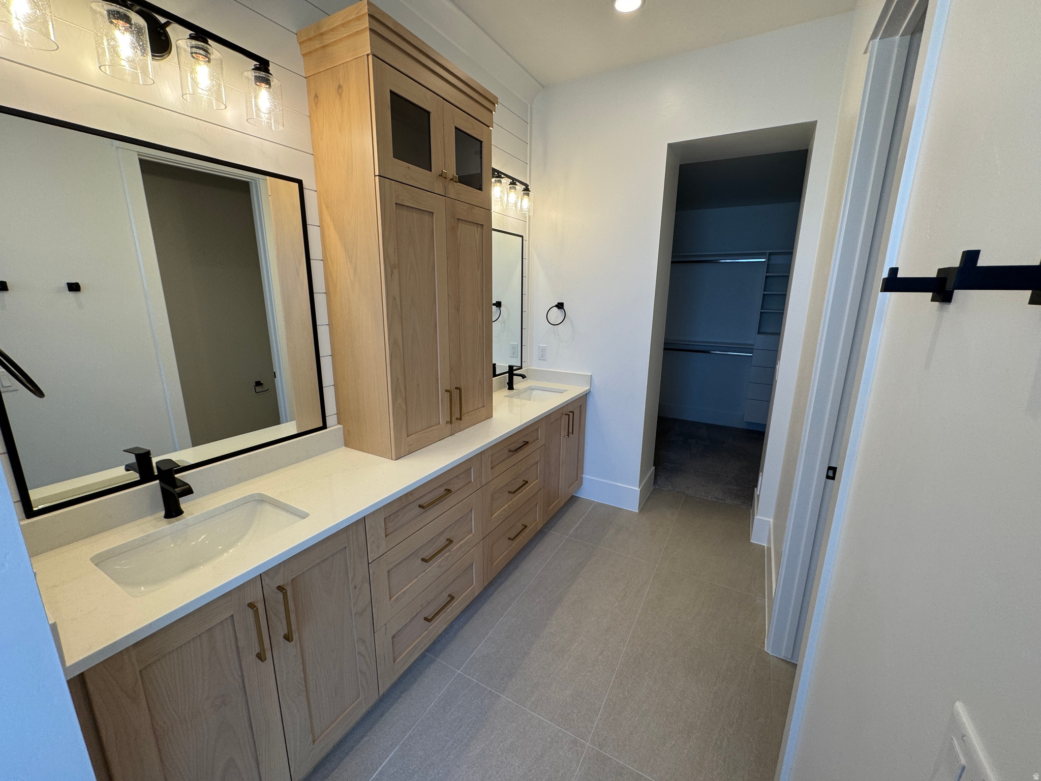 MOORLAND PARK 5 - Residential