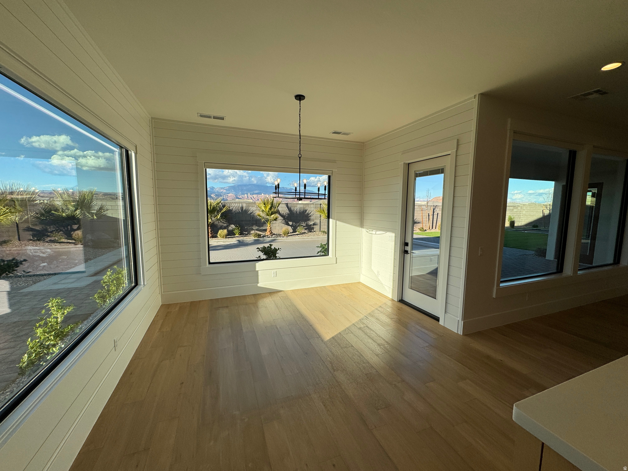 MOORLAND PARK 5 - Residential